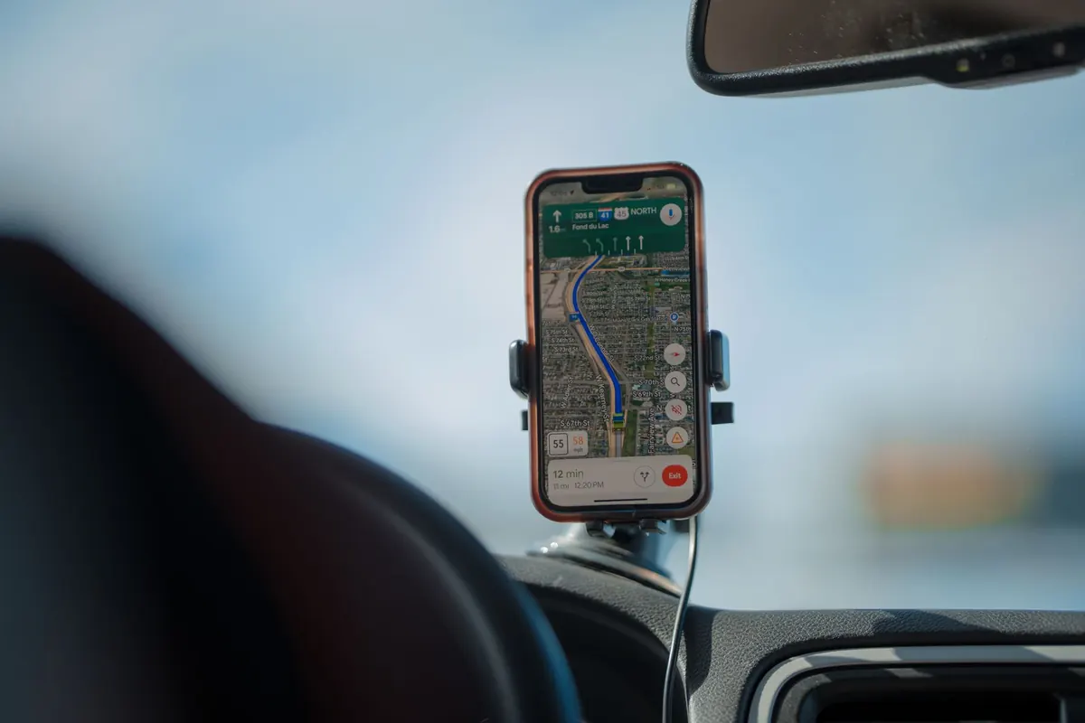 How to Check Mobile Signal and Broadband Coverage Before Moving House in the UK